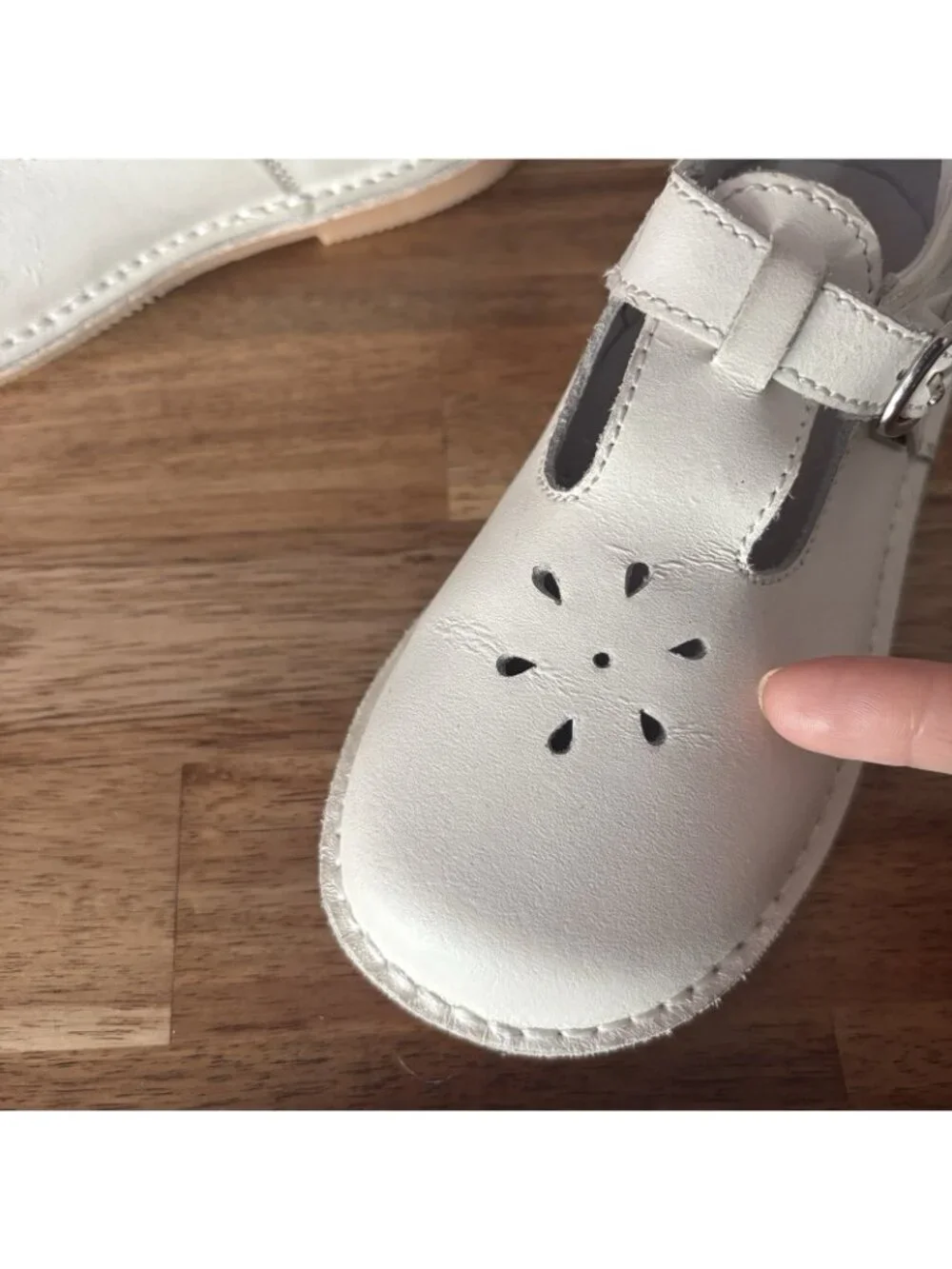 L'Amour Girls Shoes Classic Off White Leather Mary Jane T-strap Size 12 School